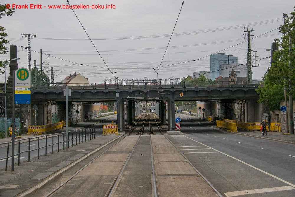 Blick von Norden auf das gesamte sanierte Portal.