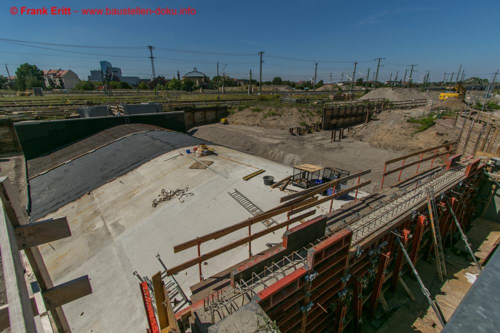Auch der Betonbau an der Parthebrücke ist fertig. Jetzt folgen die Abdichtungsarbeiten.