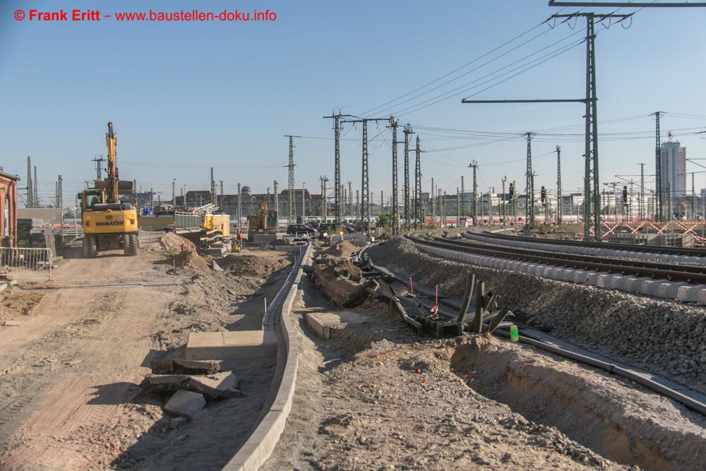 Wegebau neben dem Gleis - Rettungszufahrt zum Rettungsplatz City-Tunnel