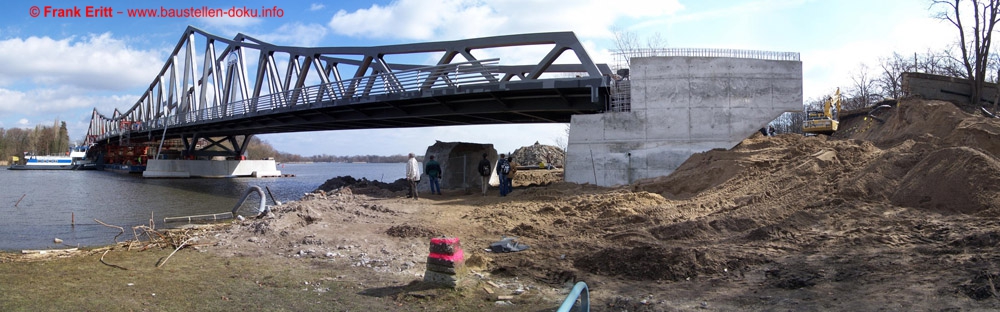 Brandenburg - Seegartenbrücke an der Havel