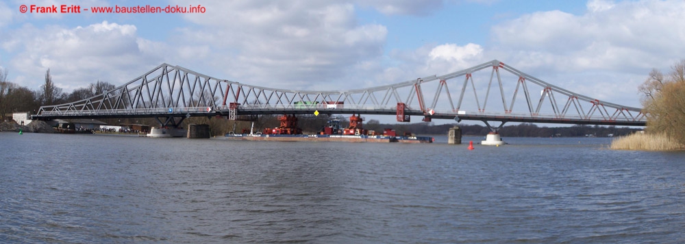 Brandenburg - Seegartenbrücke an der Havel