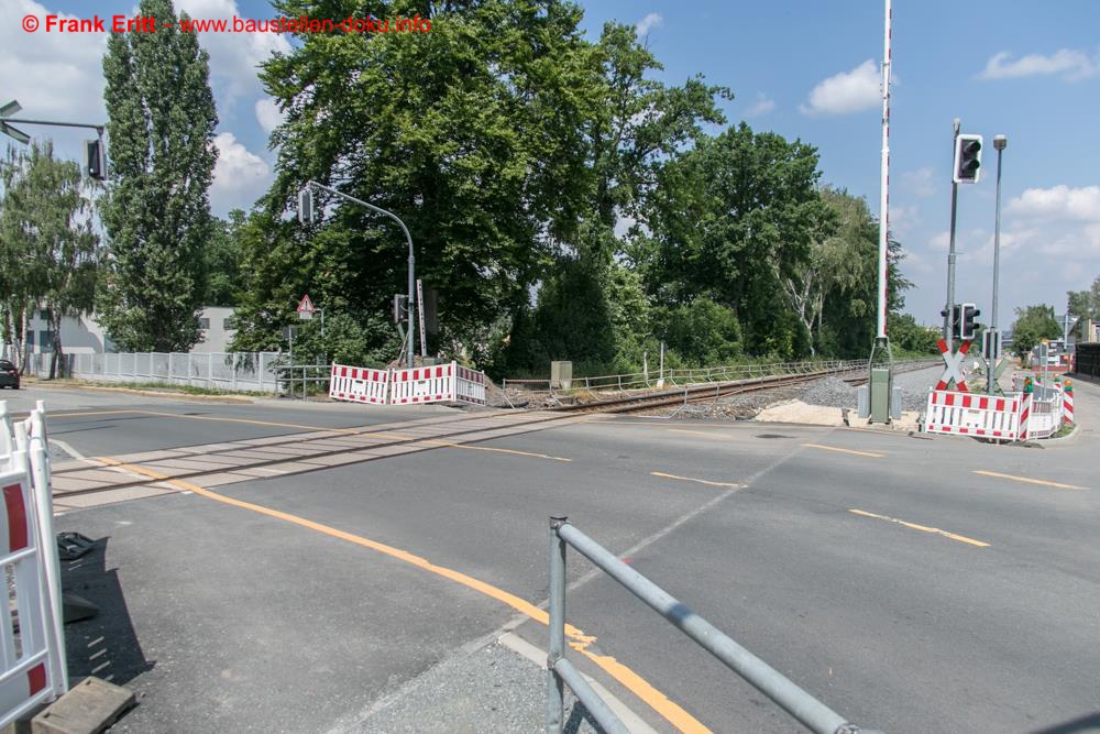 Bahnübergang Lasurstraße noch ohne zweites Gleis.