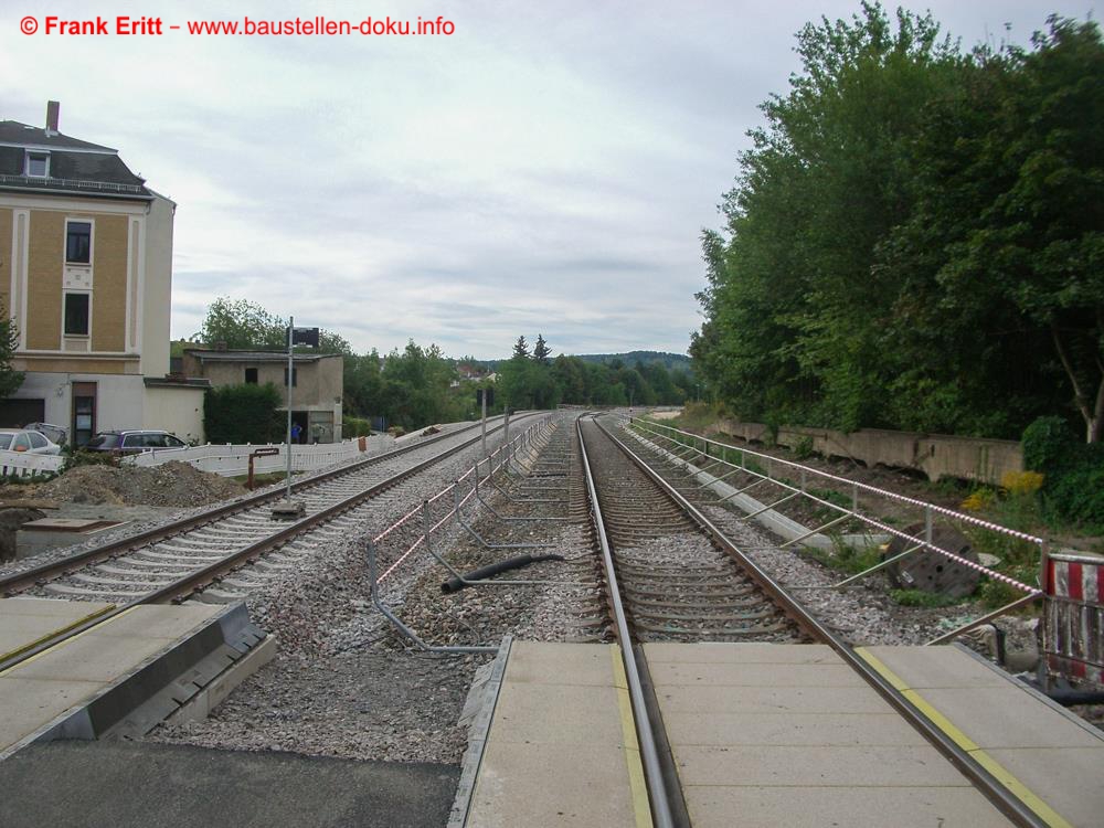 Nach rund 55 Jahren liegen hier nun wieder zwei Gleise. Blick nach Süden.
