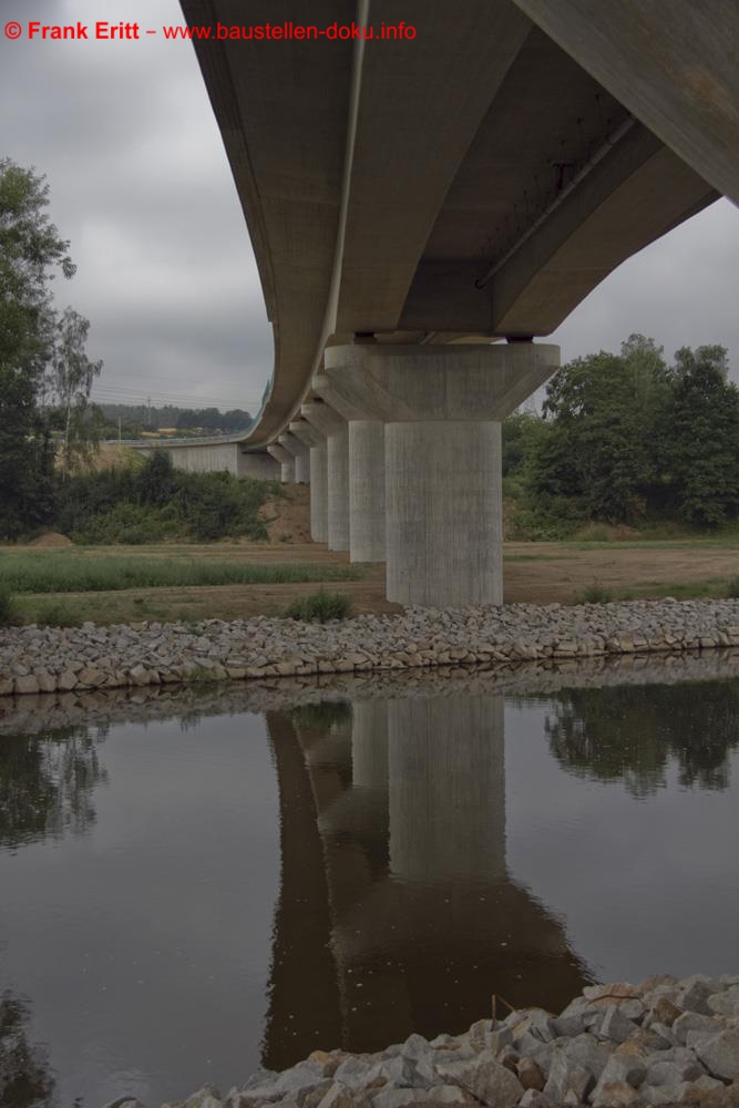 Die Elsterbrücke ist fertig gestellt.