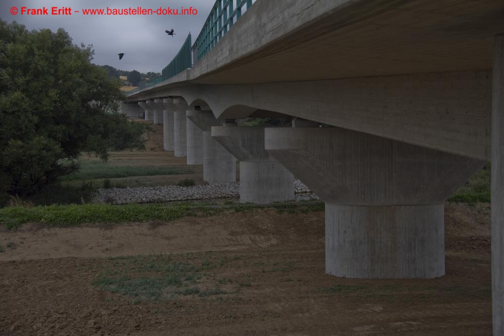 Die Elsterbrücke ist fertig gestellt.