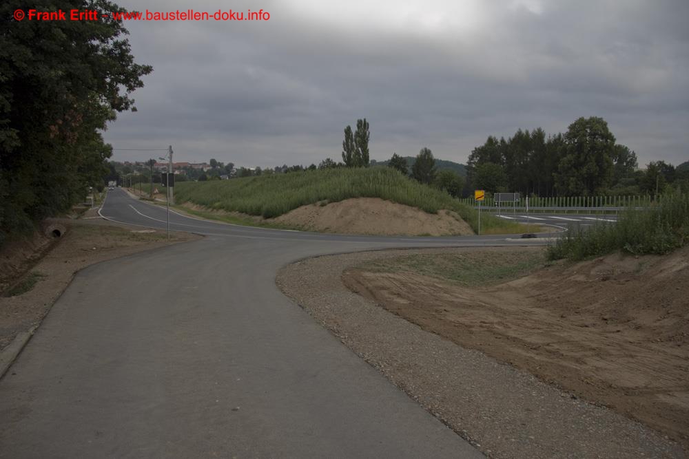 Die alte B92 als neue Zufahrt nach Unterröppisch.
