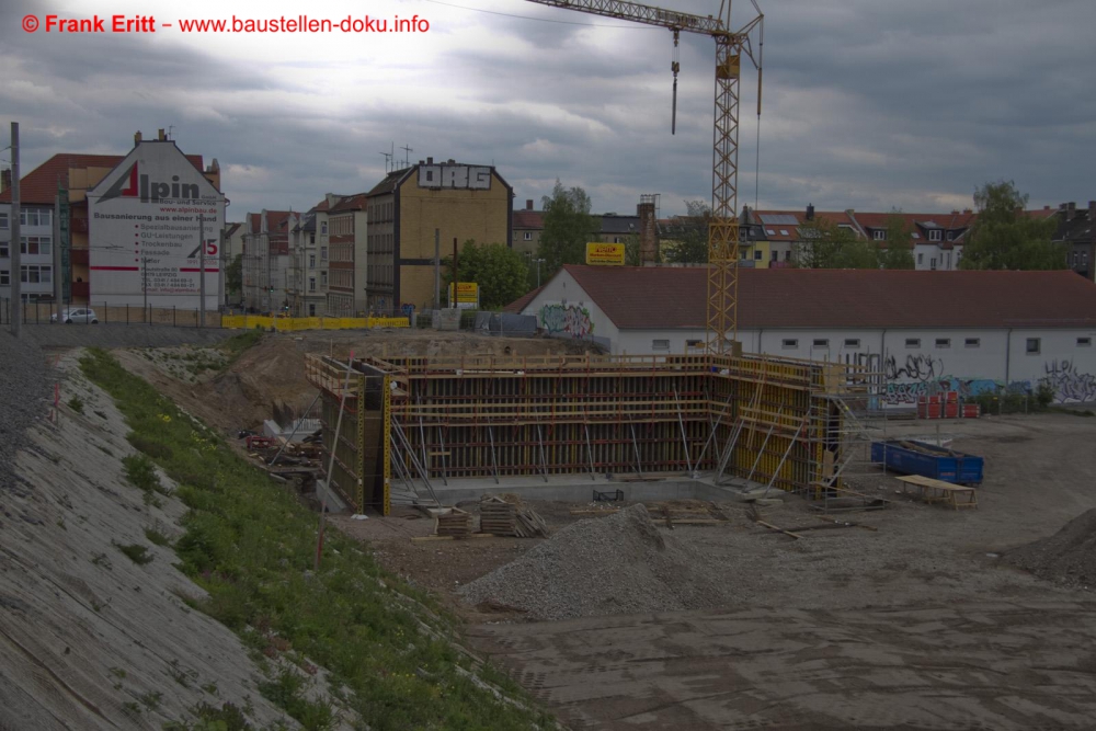 Widerlager der Ostbrücke eingeschalt