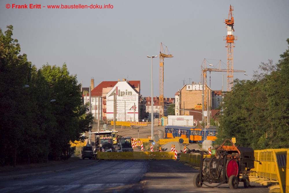 Einbau Asphalt in der Antonienstraße