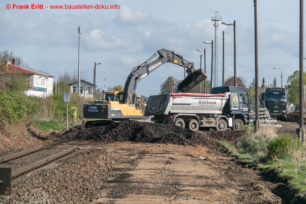 Erneuerung Gleis 1+2 Bahnhof Knauthain