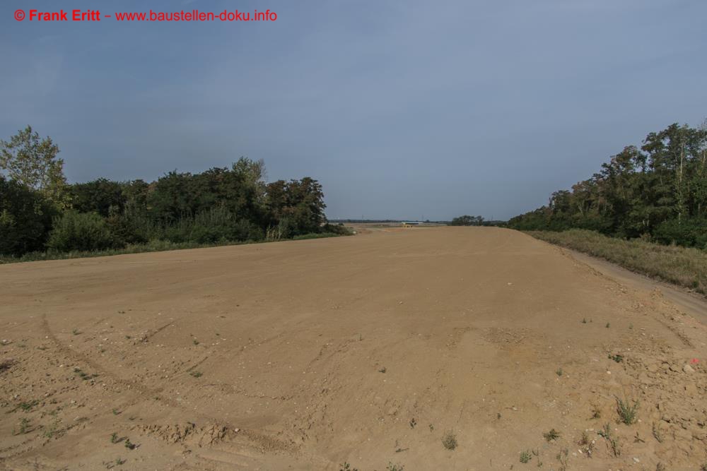 Die SODA Brücke für die neue Straße nach Espenhain mit Blick nach Norden.