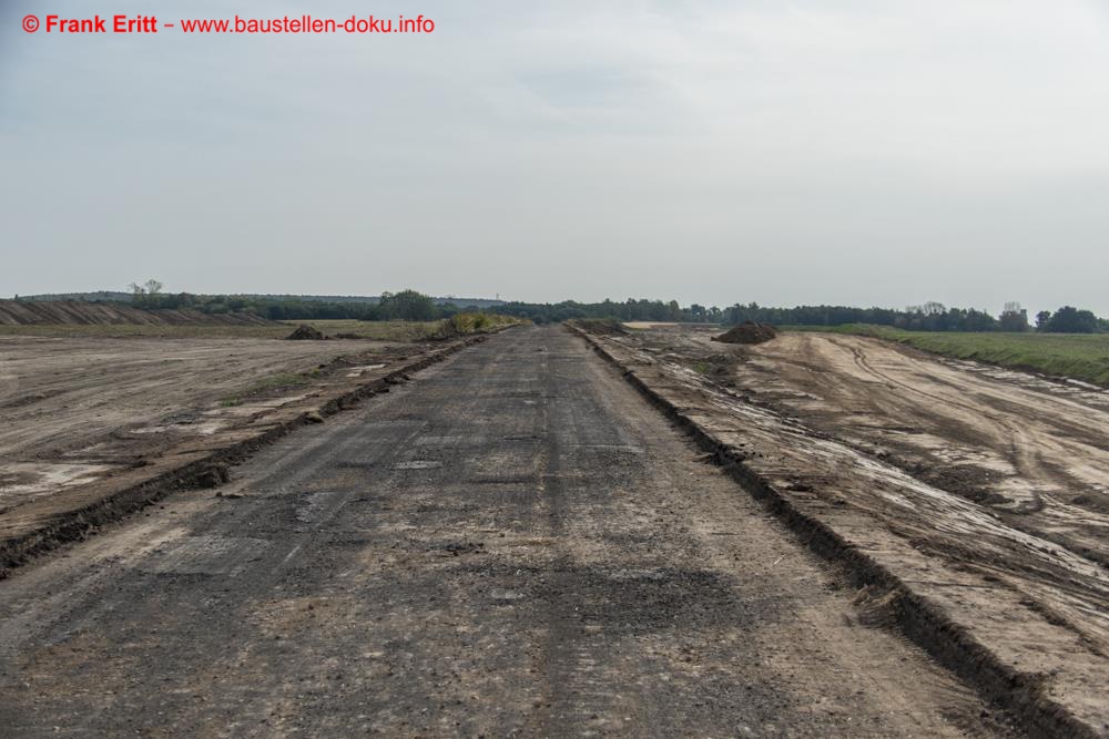 Die alte Straße nach Espenhain wird zurückgebaut.